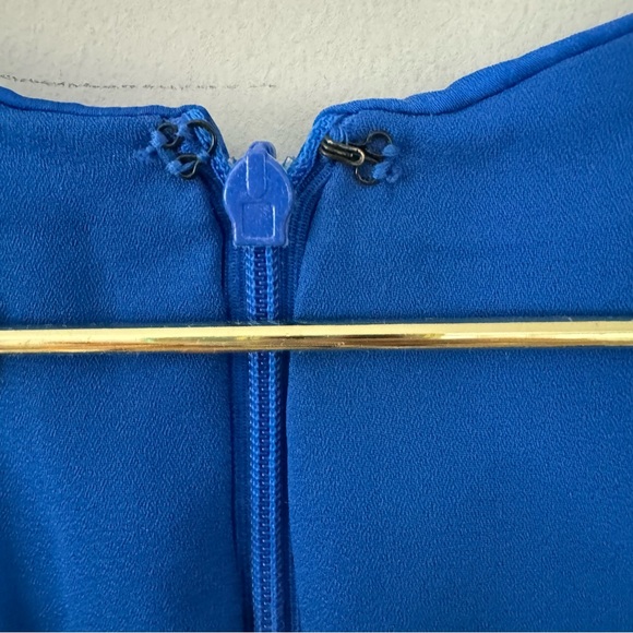 Muse Blue with White Crochet Detail Silky Sleeveless V-Neck Dress size 6 - Picture 6 of 8